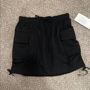 Lululemon nylon cargo mini skirt. Small